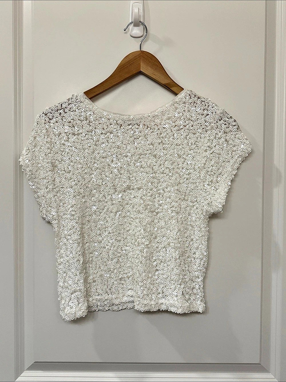 Francesca's White Sequin Short Sleeve Top Size Medium NWT
